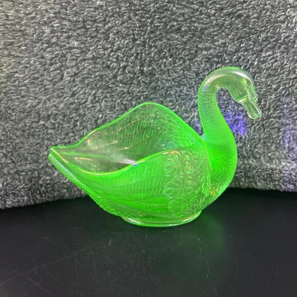 Vintage 1930s Fenton Green Uranium Glass Swan Candy Dish - Picture 1 of 16